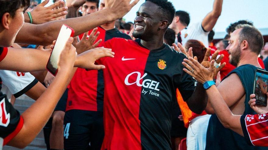 Luvumbo manda un serio aviso a Segunda División