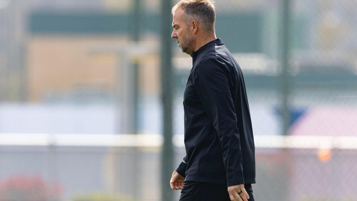 Flick aspira a acabar su trabajo en el Barça "con una buena nota"