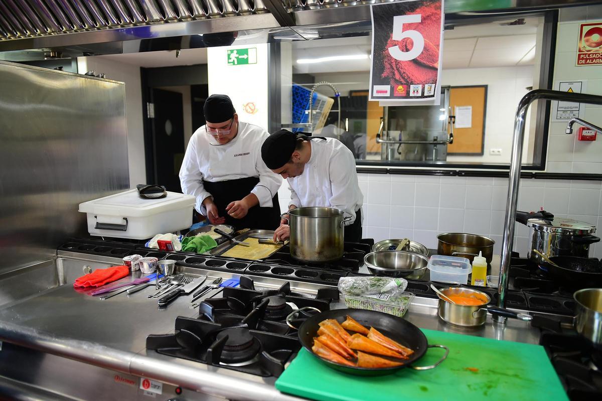 Concurso de tapas de escuelas de hostelería en Plasencia.