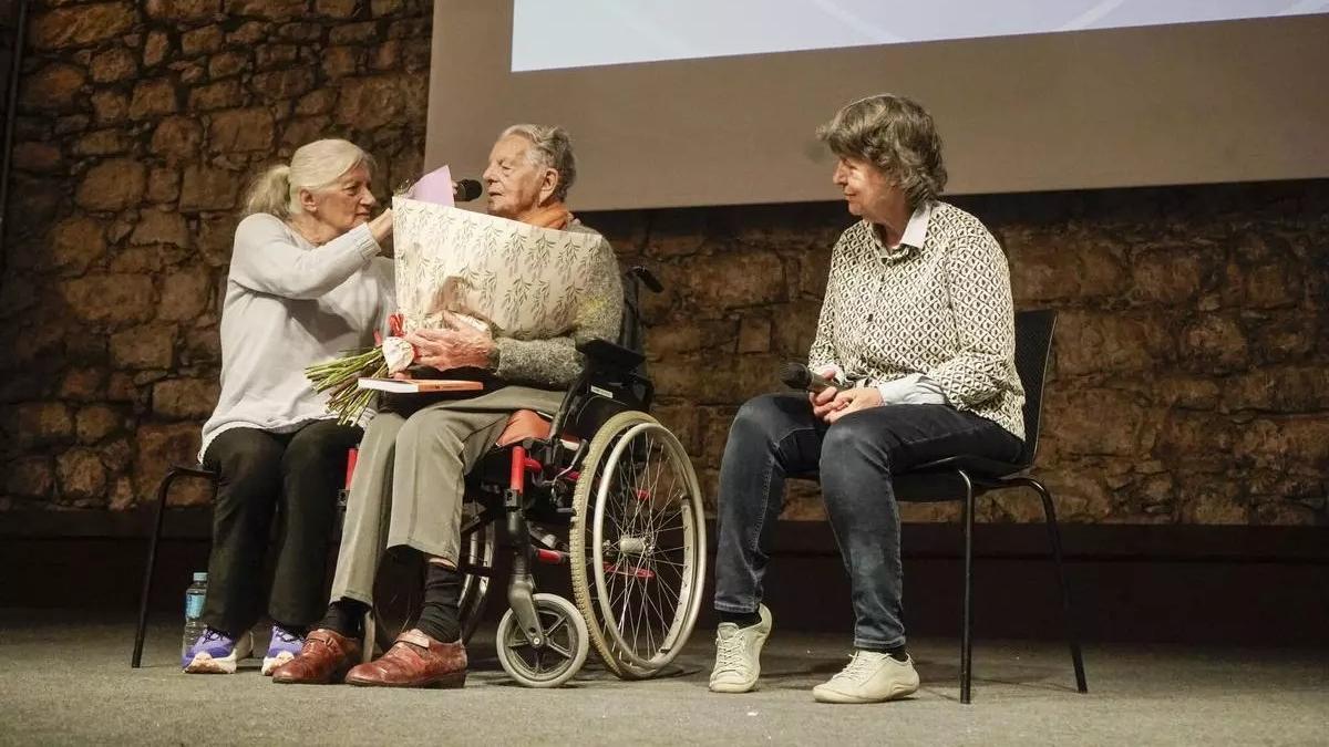 Carme Noguera, durant el dinar d’homenatge a les persones centenàries de Manresa.