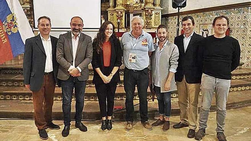 Los asistentes al acto de inauguraciÃ³n del Europeo de Globos AerostÃ¡ticos, ayer en Manacor.