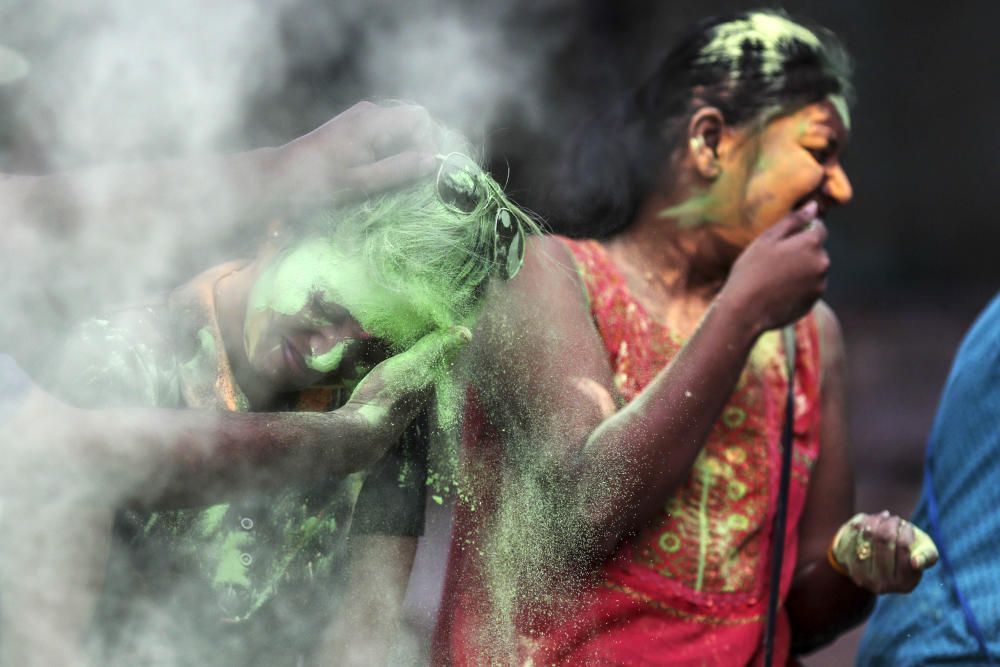 El Holi Festival de la India da la bienvenida al buen tiempo