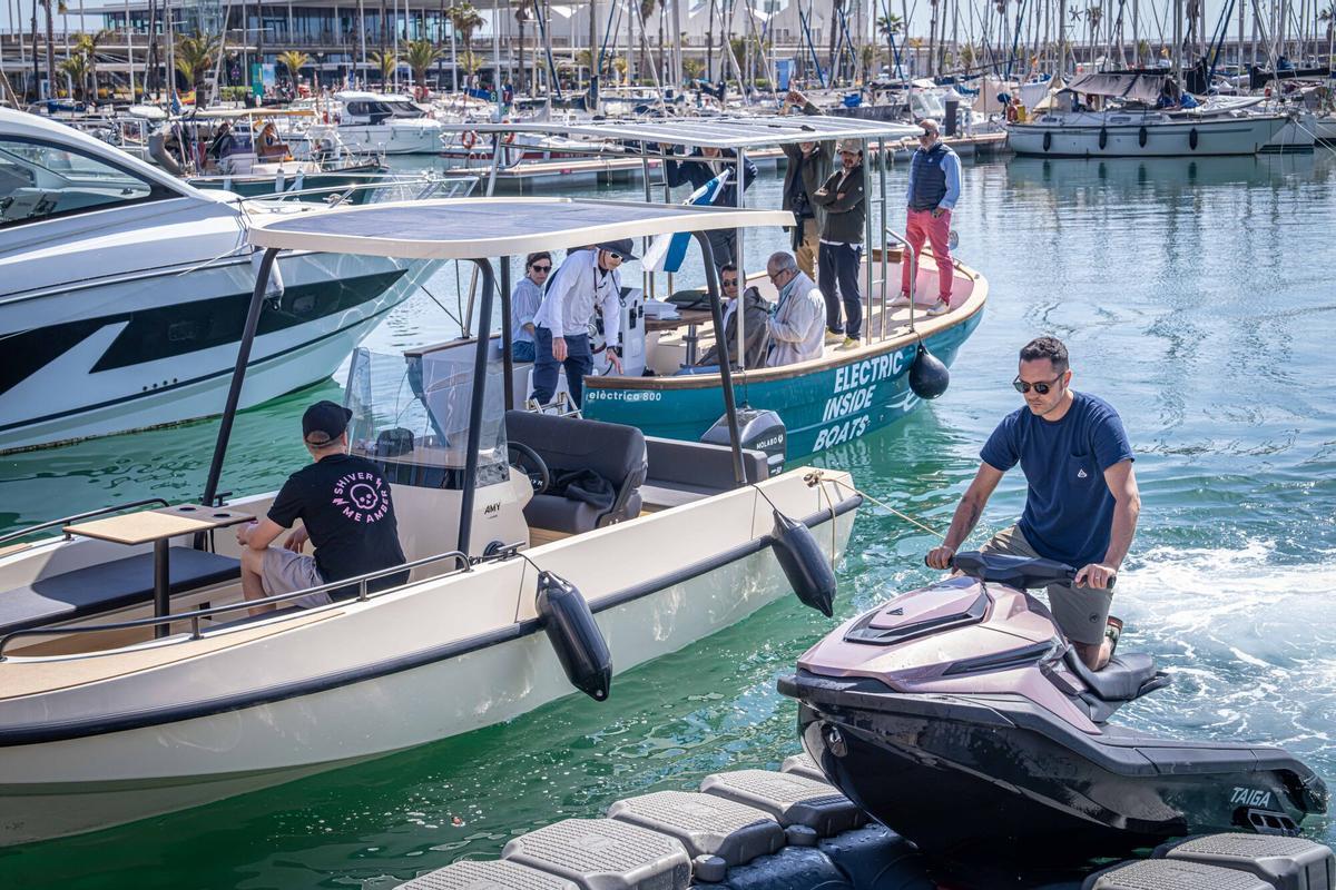 Celebración Barcelona Electric Show en Port Olímpic, que hasta el domingo promociona la electrificación náutica.