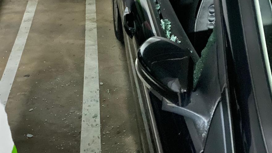 Un individuo destroza los cristales de 15 coches en un parking municipal de Torrent