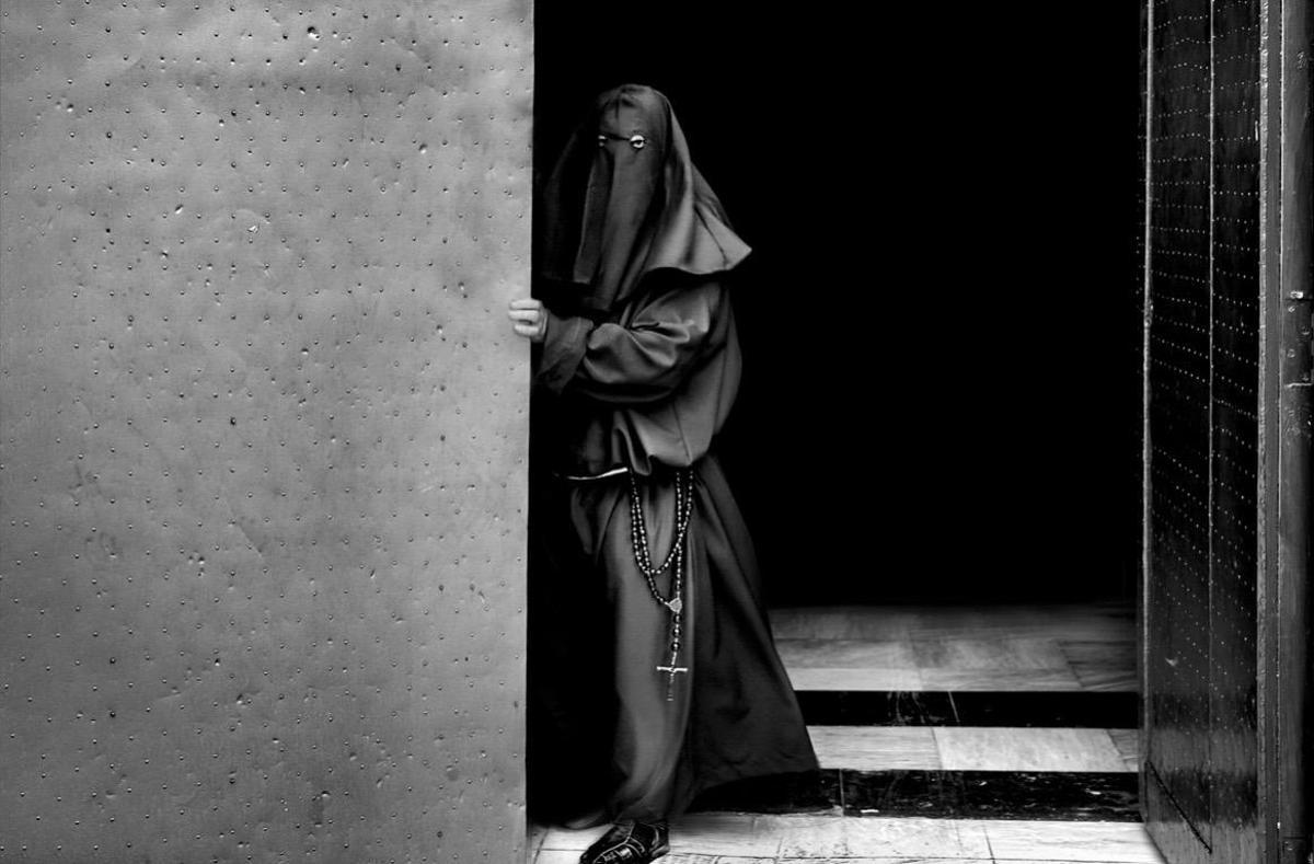 "El portón" de Eduardo Espejo se ha alzado con el primer premio del Salón Local de la Semana Santa de Xàtiva.