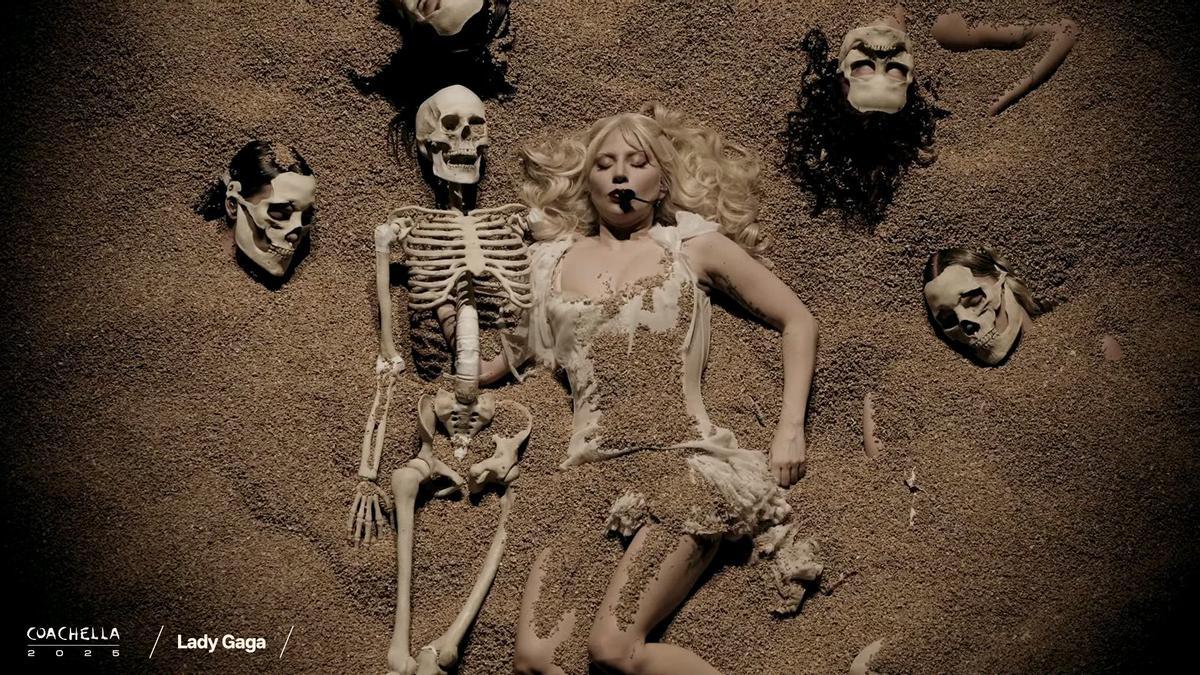 Uno de los momentos de la vibrante actuación de Lady Gaga en Coachella.