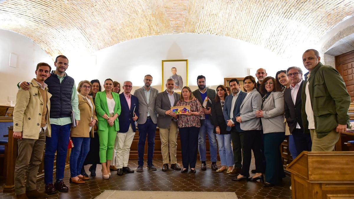 El pleno de Plasencia da un impulso al interés turístico y despide a la edil de Vox.