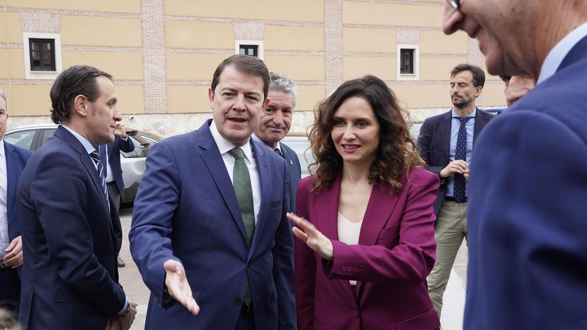 El presidente Mañueco junto a Isabel Díaz Ayuso, esta mañana en Valladolid.