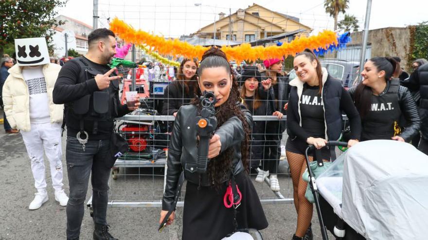 Deslumbrantes carrozas cierran el carnaval de A Illa