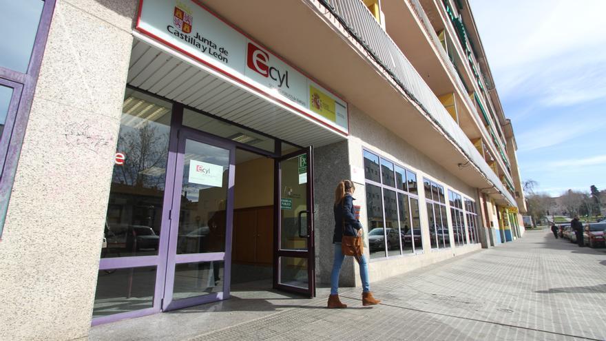 El desempleo registra un descenso histórico de 10.281 personas en septiembre en Castilla y León