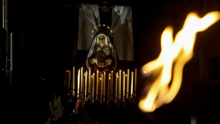 Todas las imágenes de las procesiones del Jueves Santo en la provincia de Alicante