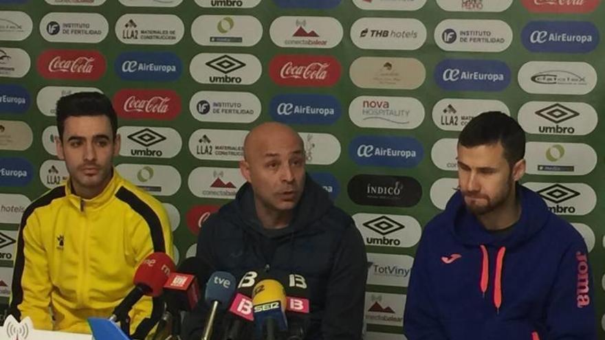 Rojas, Juanito y Paradinsky, ayer en rueda de prensa.