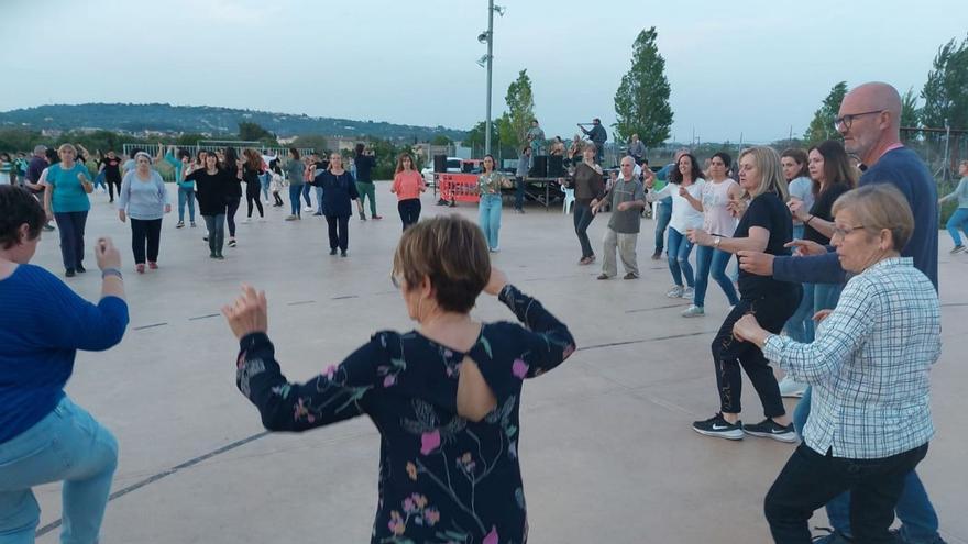 Lengua y cultura popular en Mallorca: La Escola de Mallorquí de Manacor celebra 50 años siendo el latido de un pueblo