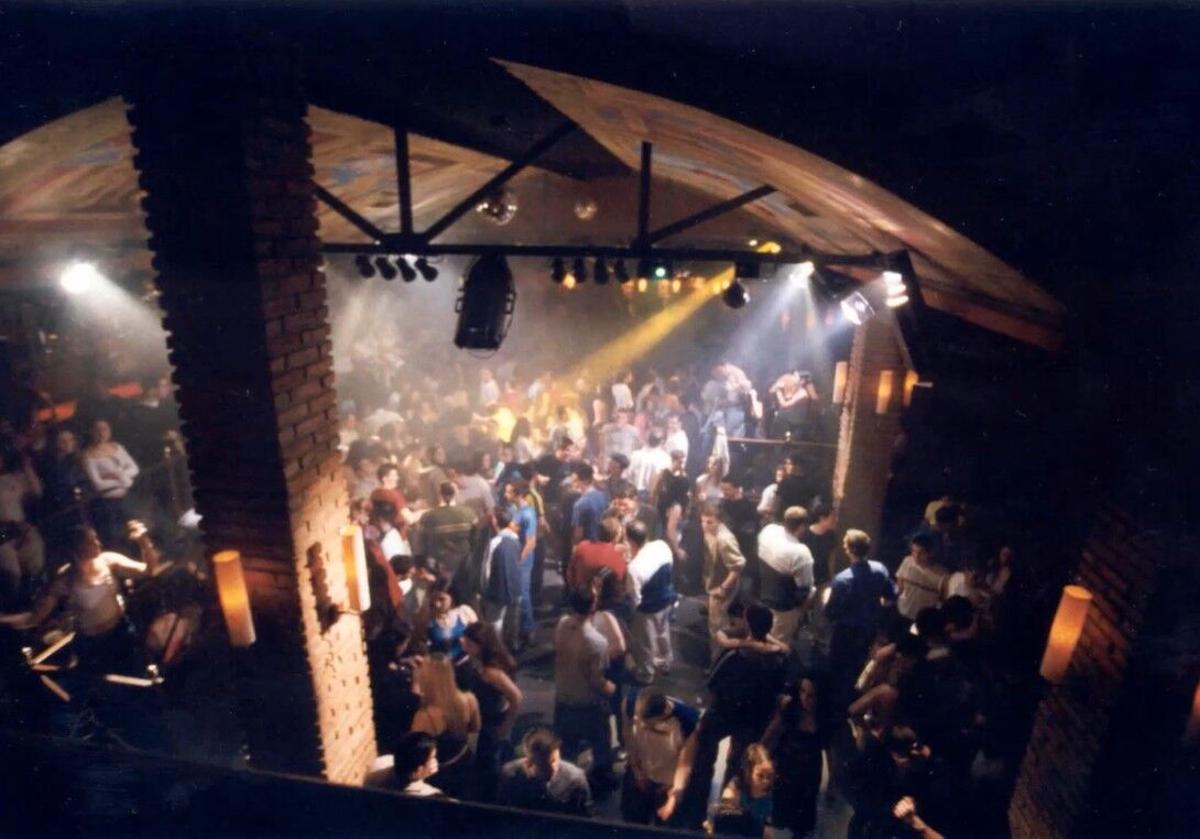 La pista de Party (Carral) un hervidero de gente cada domingo en los años 90.