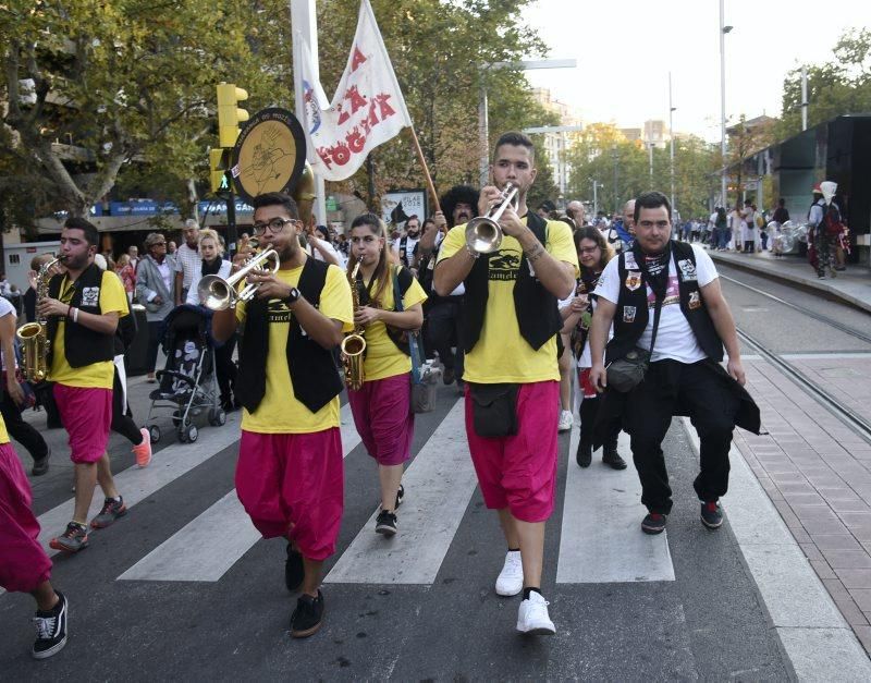 Las peñas de la Federación vuelven a tomar la calle en su maratón de charangas