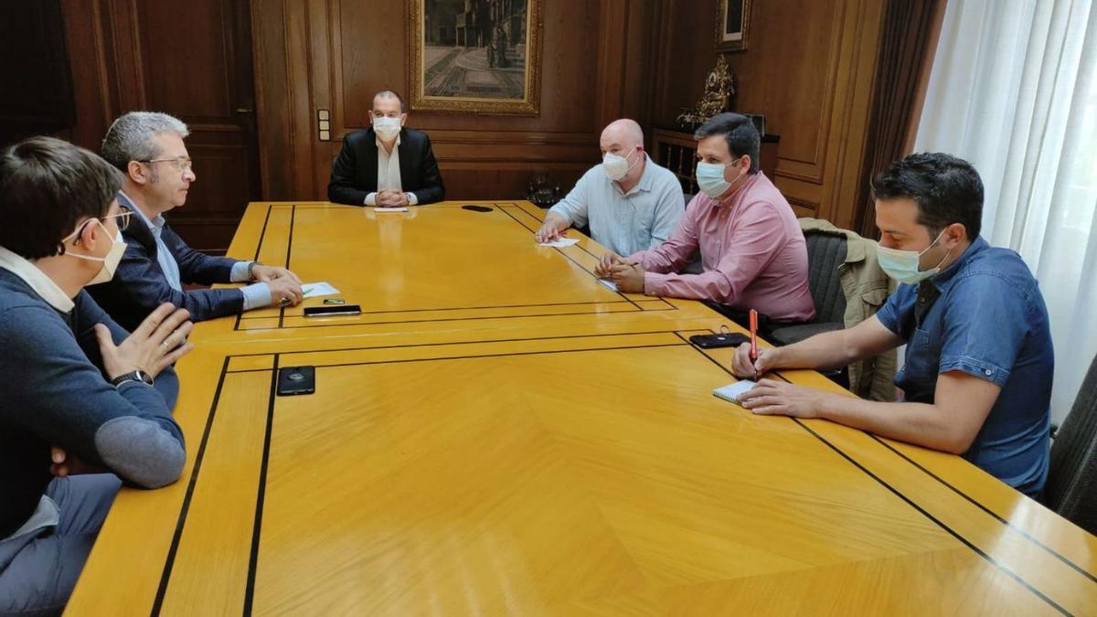 Reunión mantenida entre los responsables provinciales y Azeco. |