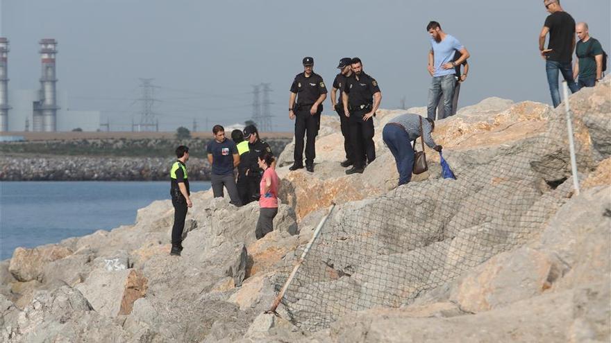 Investigan la muerte de una persona en el puerto pesquero