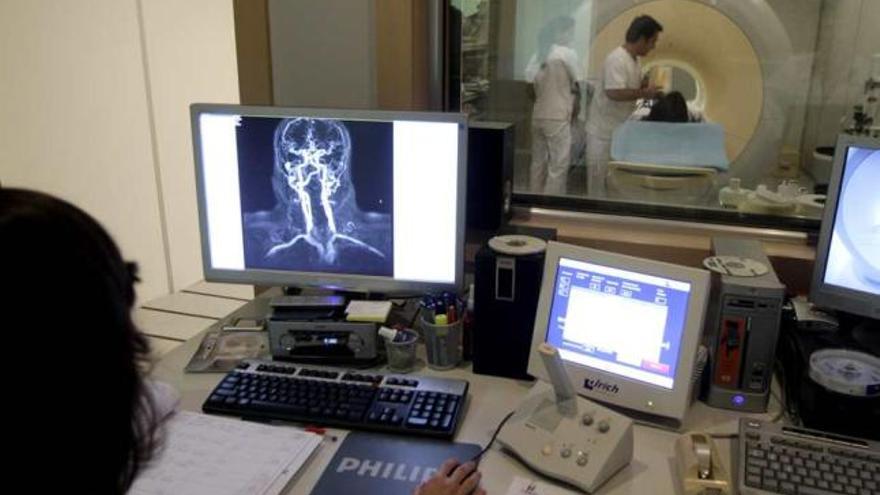 Imagen de archivo de una unidad de resonancias en una clínica privada de Alicante.