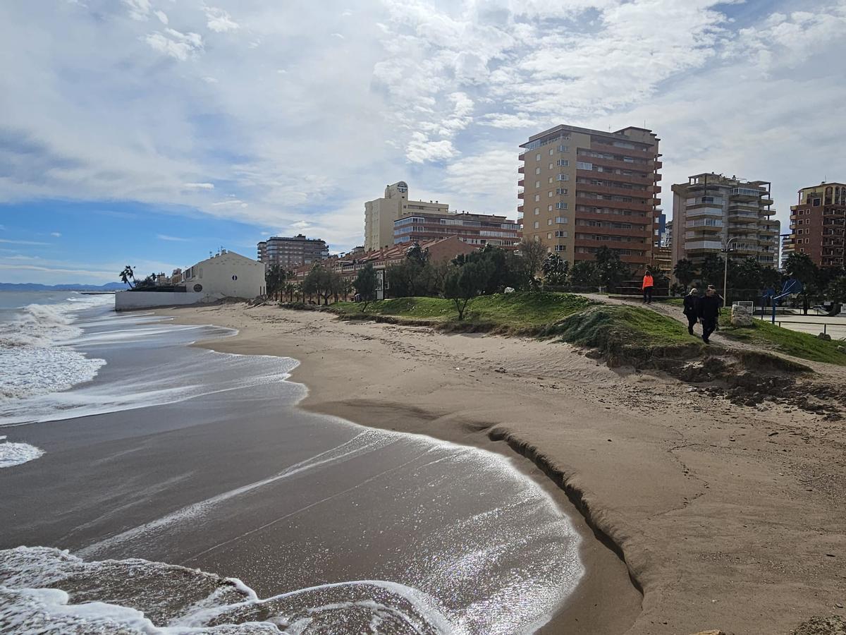 La regresión afecta a gran parte de las viviendas situadas en primera línea de la playa de Tavernes.
