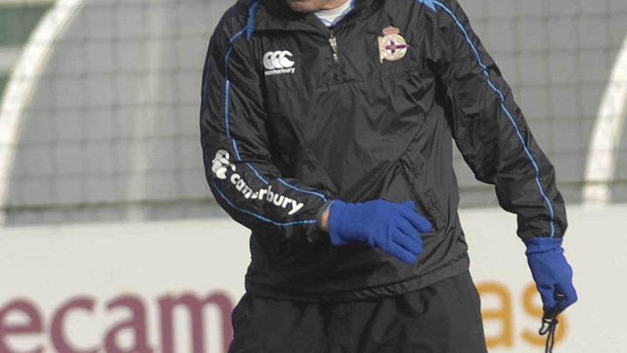 Lotina, durante un entrenamiento en Abegondo. / fran martínez