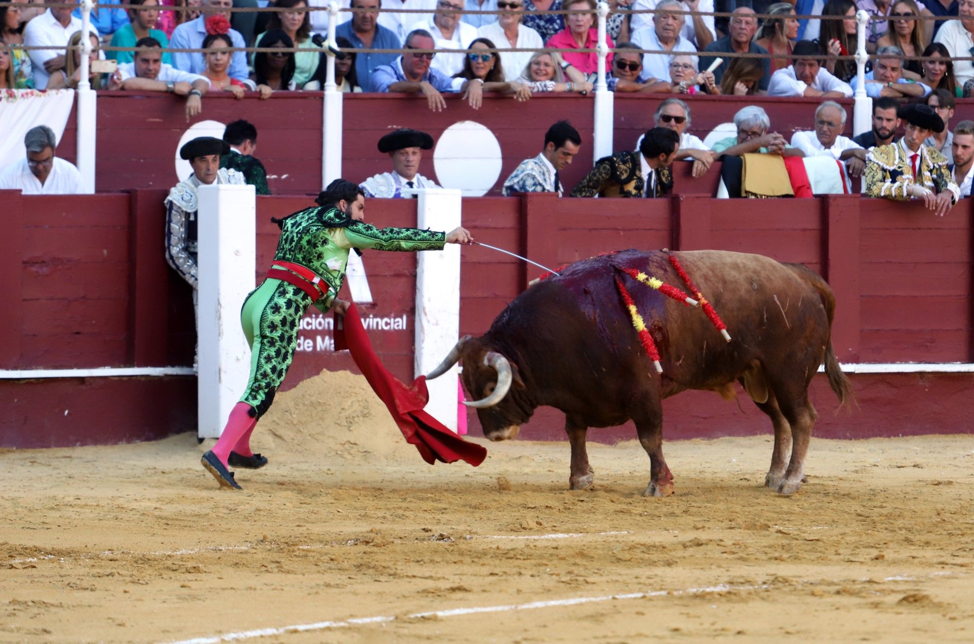 Las imágenes de la cuarta corrida de abono en La Malagueta y de la cogida de Jiménez Fortes