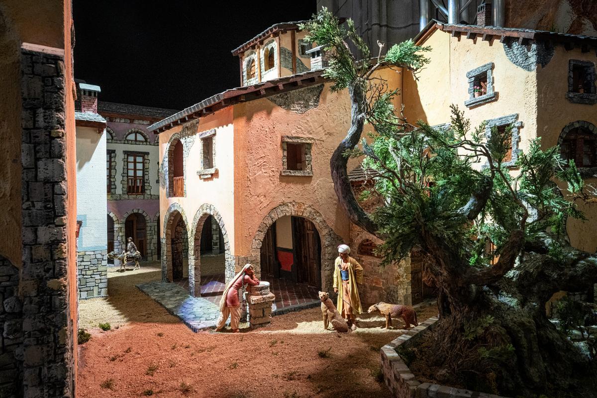 Barcelona estrena un belén tradicional más grande que nunca en la plaza Sant Jaume