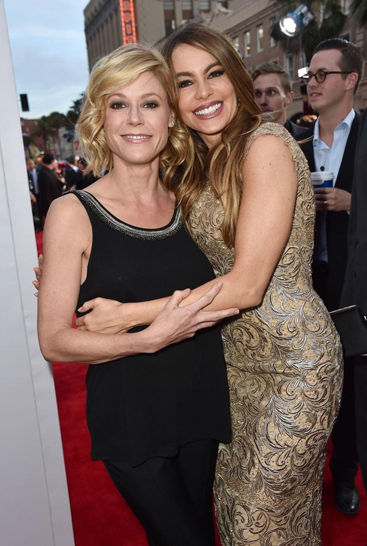Julie Bowen y Sofia Vergara en el estreno de 'Hot Pursuit'