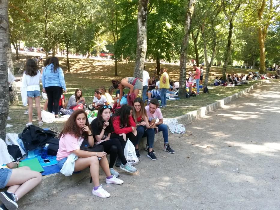 Ambiente en Castrelos horas antes del concierto de Operación Triunfo // J. Lores