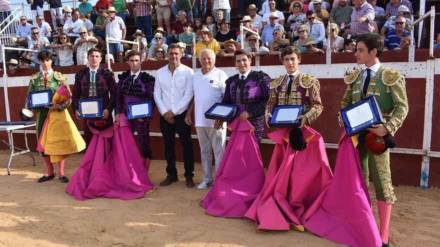 Triunfal novillada sin caballos en Almodóvar del Río