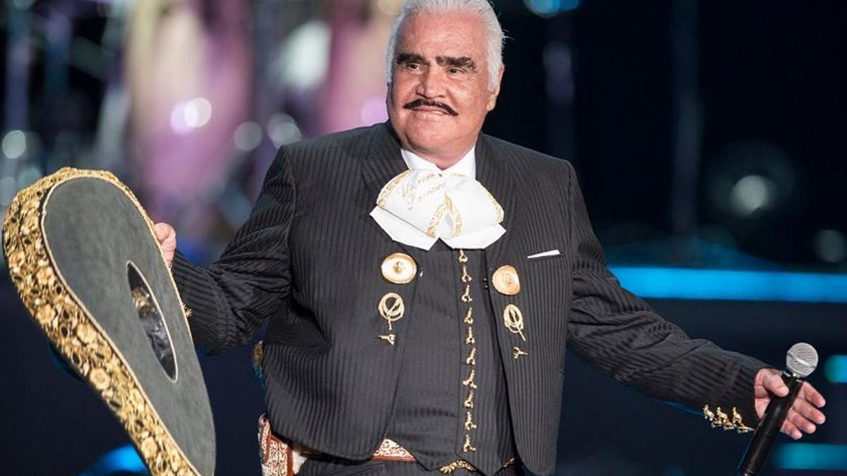 México llora la muerte de Vicente Fernández, 'el rey' de las rancheras