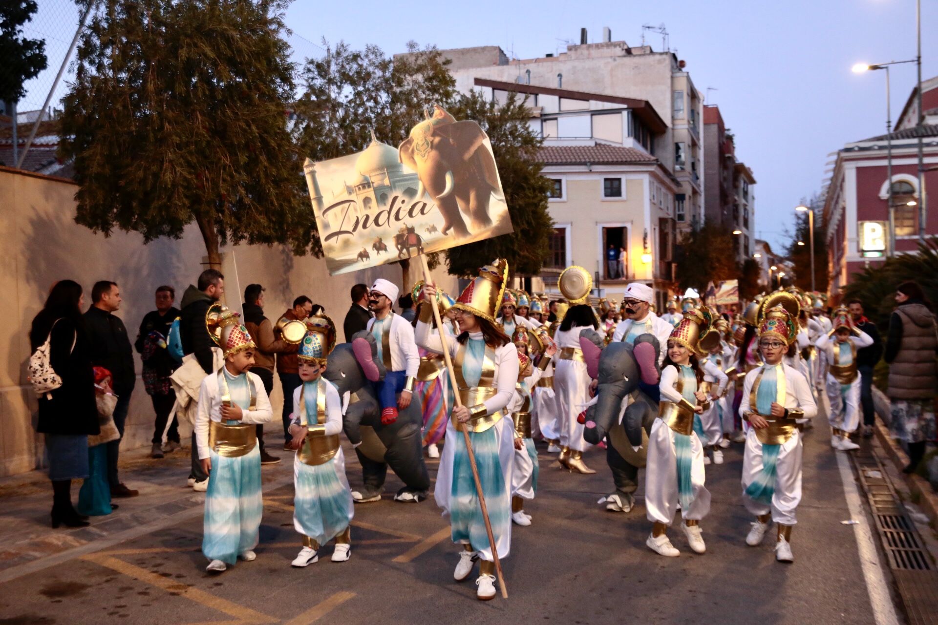 Miles de personas disfrutan del Carnaval en las calles de Lorca