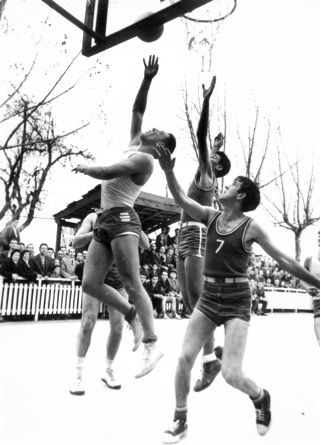 Historia del baloncesto vigués: aquellos pioneros de los años 30