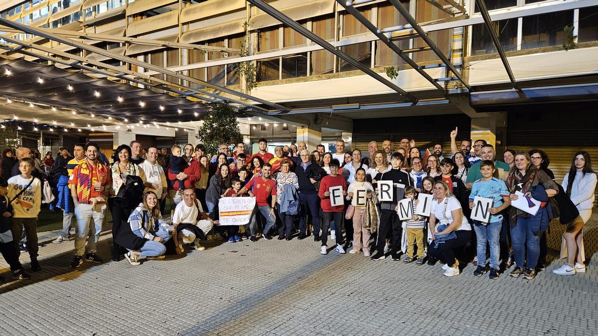 El Campillo se desplazó en masa para ver a Fermín López con España Sub-21
