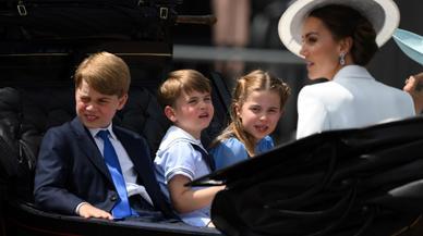 Así están viviendo los hijos de Kate Middleton y el príncipe Guillermo los problemas de salud de su madre y su abuelo