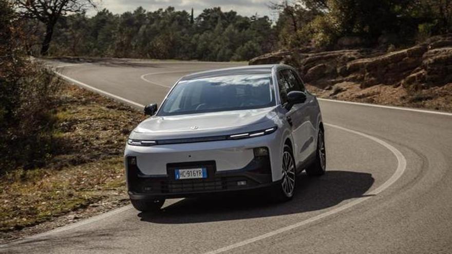 El Leapmotor B10 REEV Hybrid permite disfrutar de una sobresaliente autonomía combinada de hasta 900 km