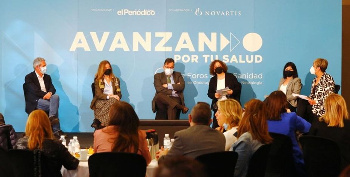 El coloquio posterior reunió a los especialistas, con otros profesionales de la atención sanitaria y la asociación de pacientes Fadema.