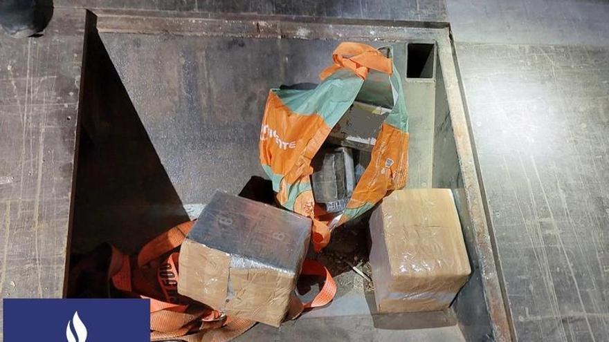 Els duaners del Pertús troben 33 quilos de cocaïna amagats en un camió