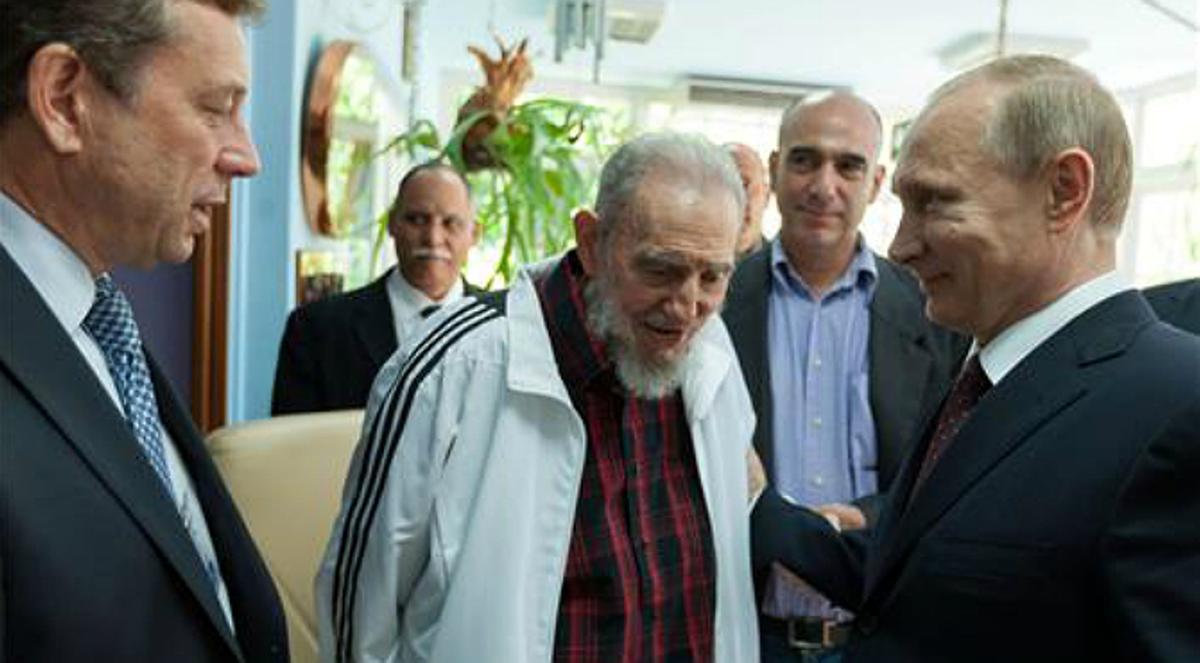 El mandatari cubà Fidel Castro amb el president rus, Vladímir Putin, a l’Havana.
