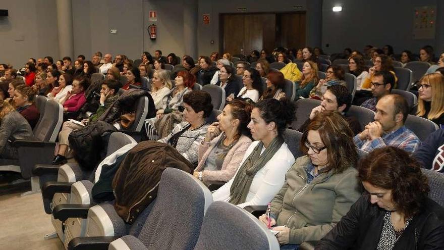 Los abogados gijoneses debaten sobre la violencia de género