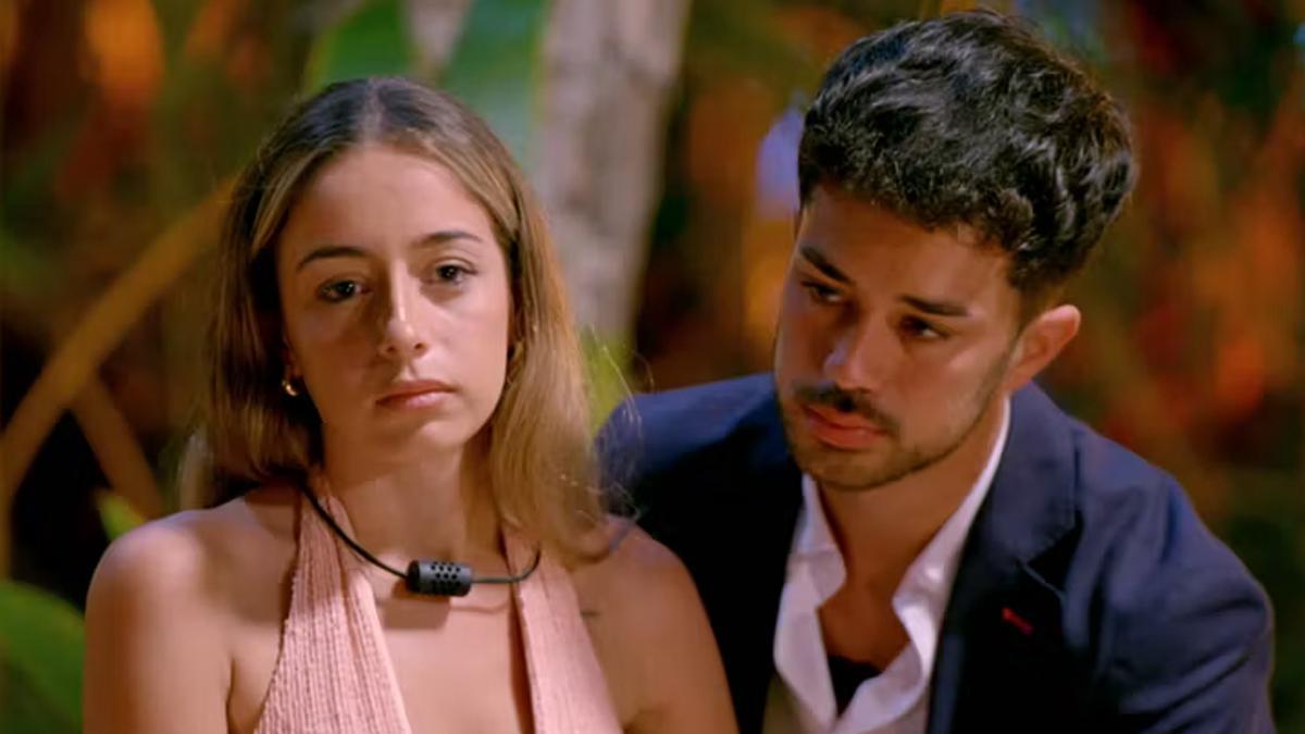 Ainhoa y Álex en la hoguera final.