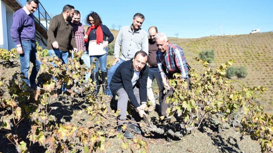 Antonio Yuste, José Manuel Díaz y José Luis Ruiz Espejo en Almáchar.