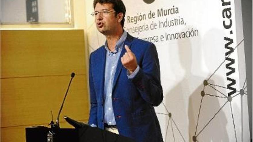 El conseller murcià d&#039;Indústria, Turisme, Empresa i Innovació va presentar la seva dimissió.
