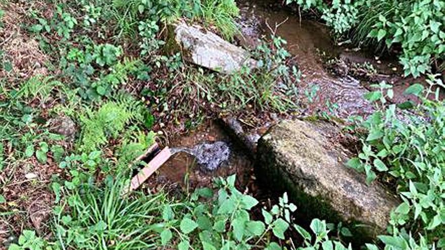 Fonte do río en Mourelos. 