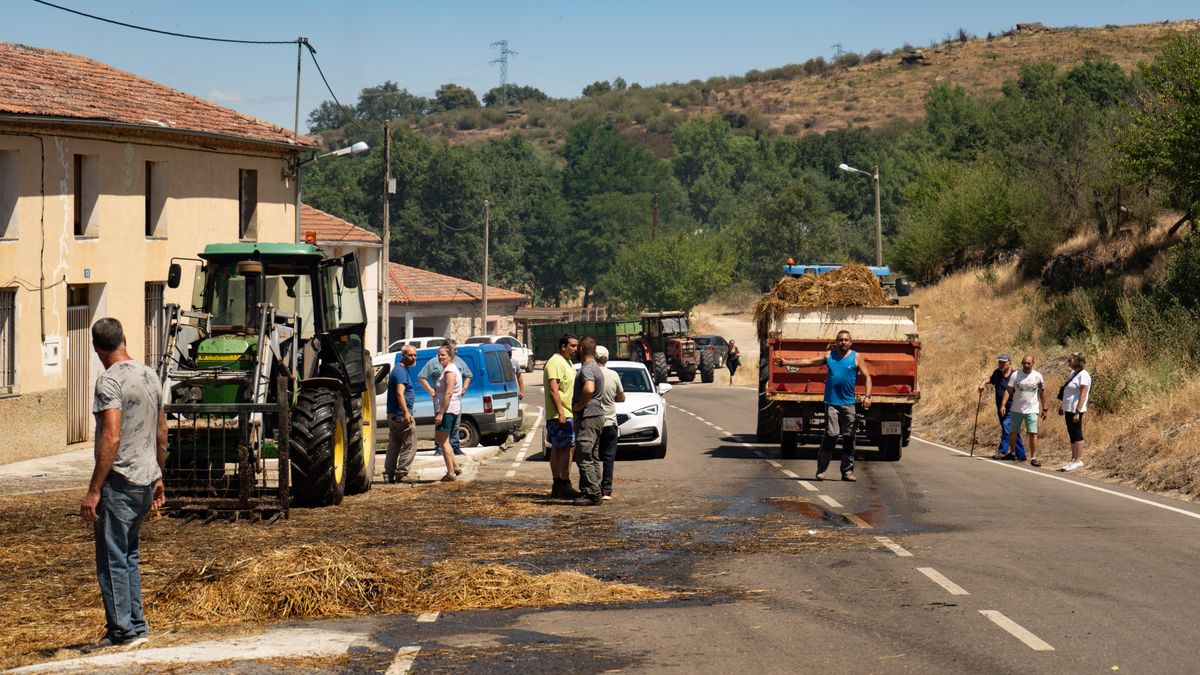 Vecinos en el incendio de Losacio