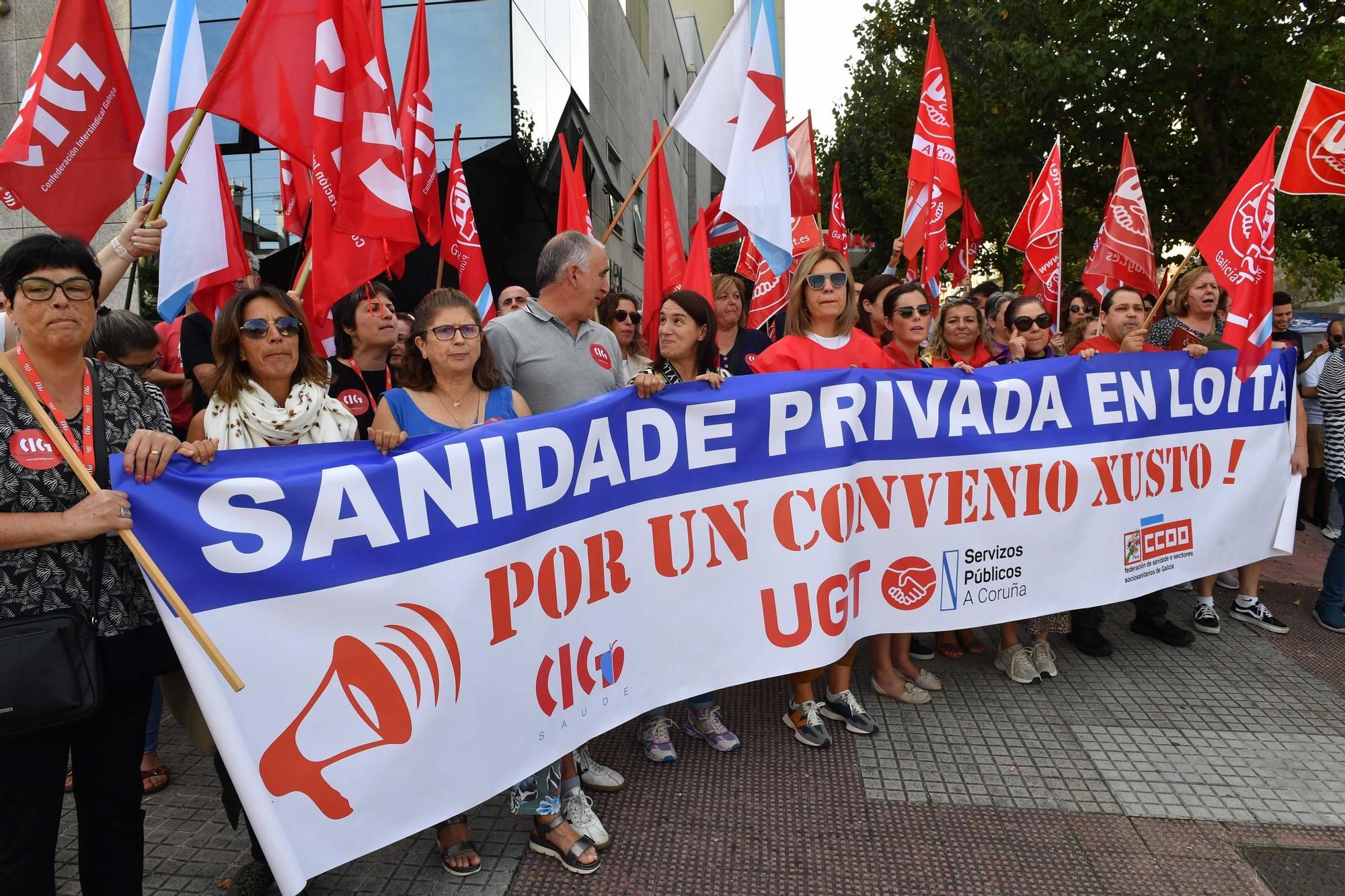 Trabajadores de la sanidad privada se manifiestan en A Coruña para exigir "salario digno" y "jornada justa"