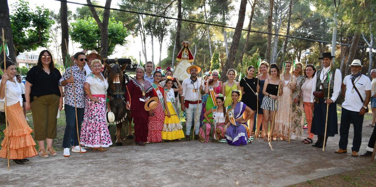romeriaComo de costumbre, el alcalde de Vila-real, José Benlloch, ejerció de romero junto al resto de participantes en esta tradición que se repite año tras año.