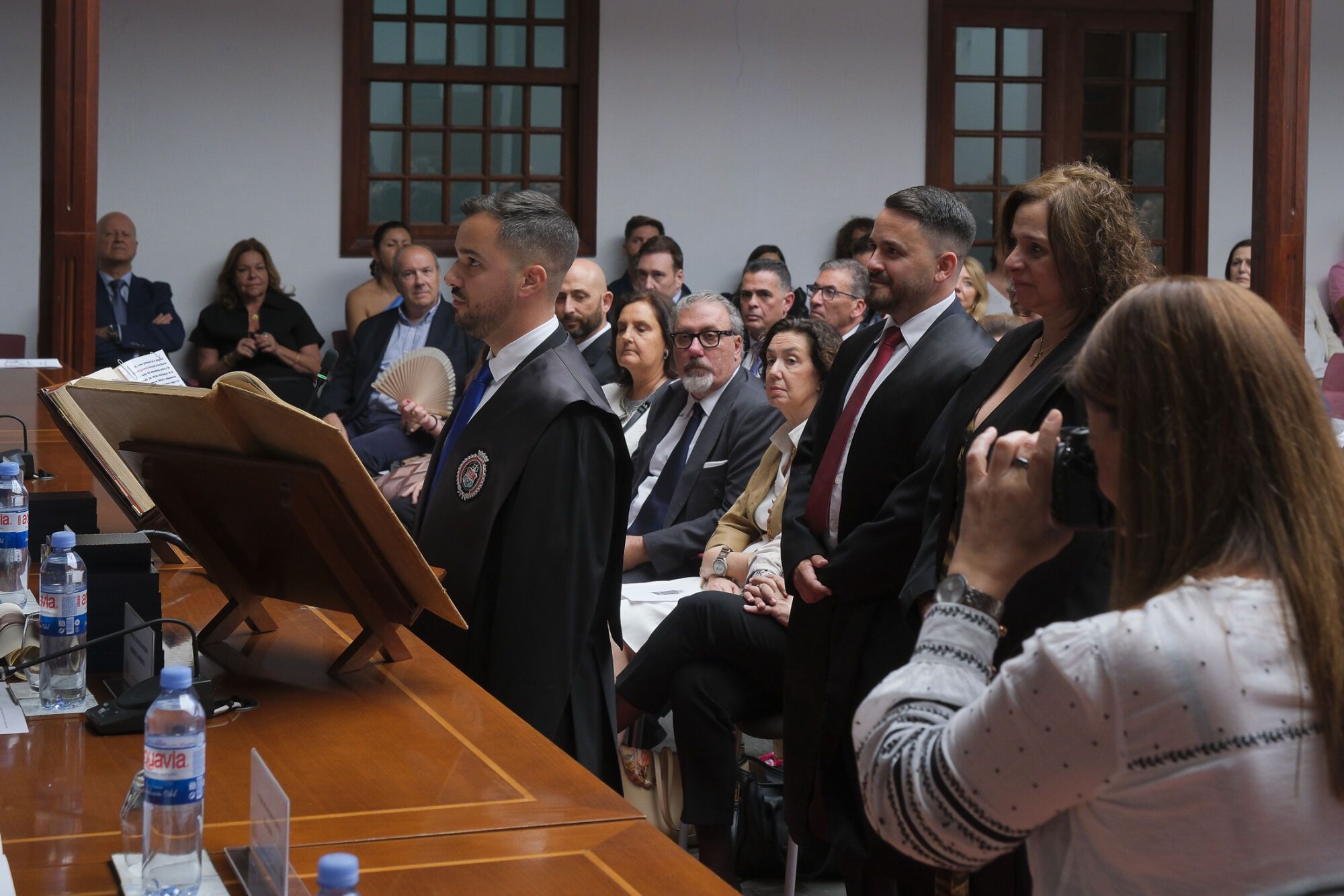 Jura de letrados y entrega de medallas al mérito profesional