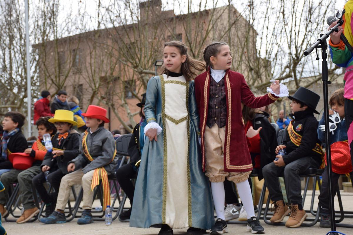 Els infants de Solsona fan ballar els gegantons del Carnaval Els infants de Solsona fan ballar els gegantons del Carnaval