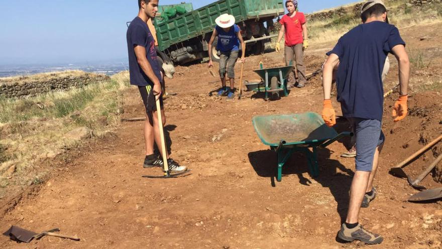 Les excavacions al Càstrum Visigòtic de Roses.