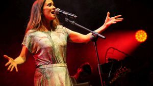 Julieta Venegas  i Rita Payés, festa, missatge  i encanteri